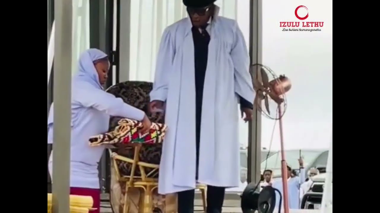 INkosi UNyazi Lwezulu Lunikelisa EKhenana ENtabeni