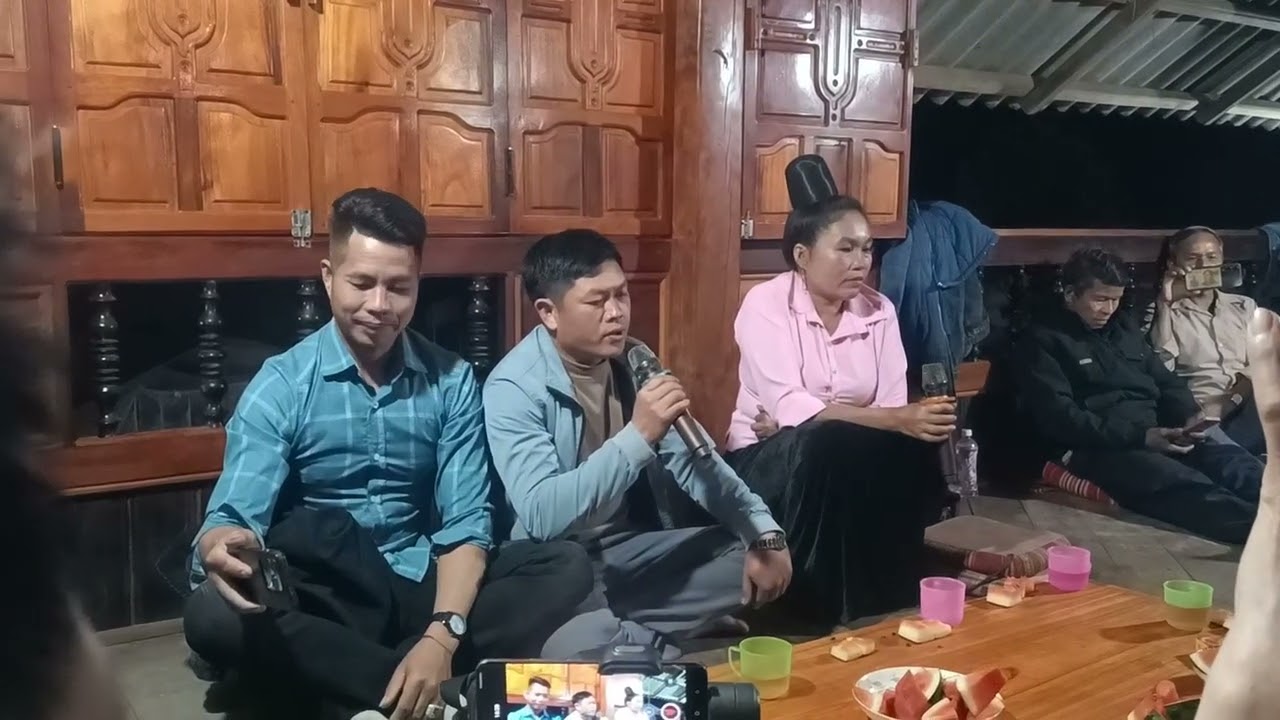 Kim cương lên lại châu 