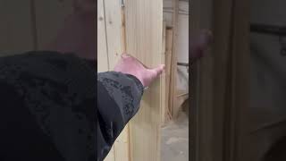 Входная деревянная утепленная дверь