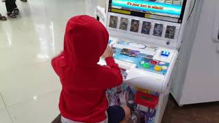 Athar bermain di permainan anak Timezone part 2  seri game ultraman