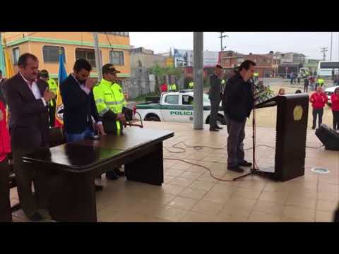 Gobernador de Cundinamarca entregó implementos técnicos a la Policía de Facatativá.