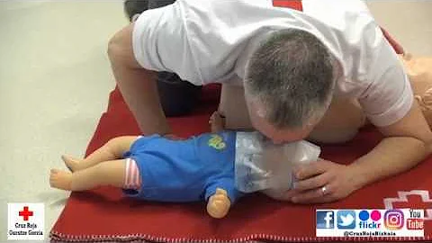 ¿Dónde se toma el pulso a un niño durante la RCP?