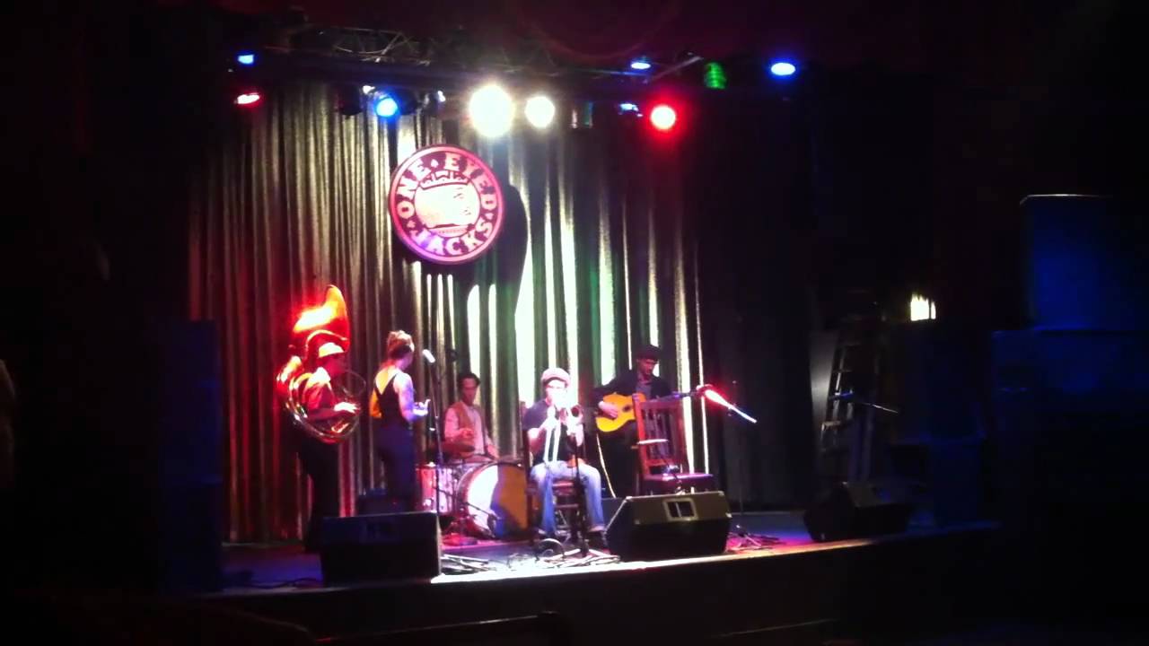 2011.02.09 Meschiya Lake sings "Everybody Loves My Baby." YouTube