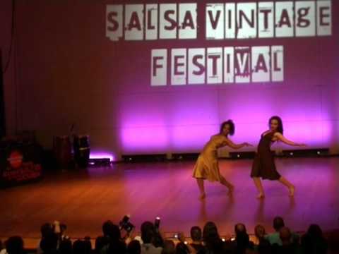 Coco & Diana - Vintage 2010