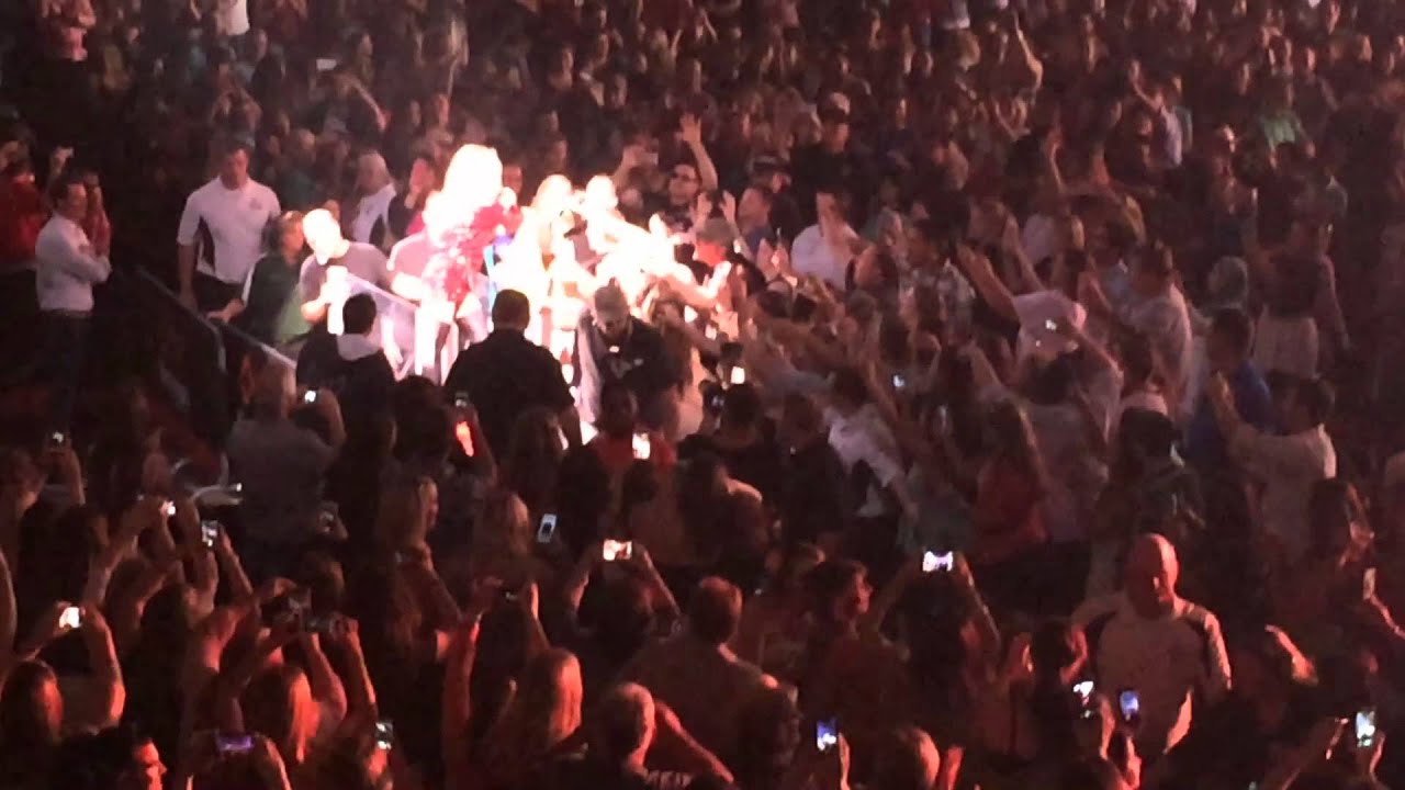 Shania Twain Concert Review | Austin Woods