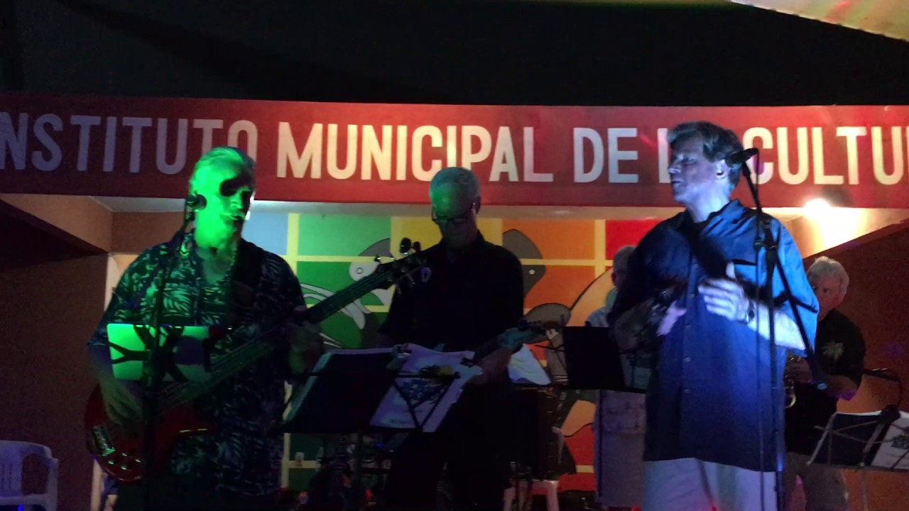 Steve Calvert "I Feel Good" with the M-Docks at Sailfest 2017