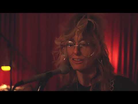 Kendra Morris - Fine Right Here [LIVE AT PORTAGE LOUNGE]