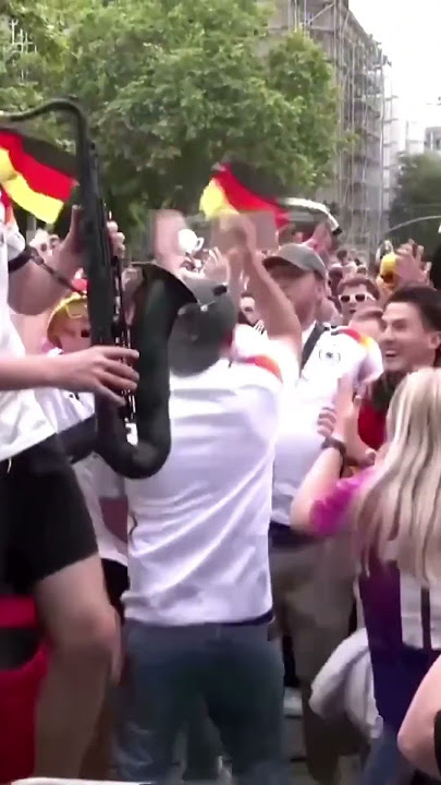 Deutschland Fans & Dutch. Party mood