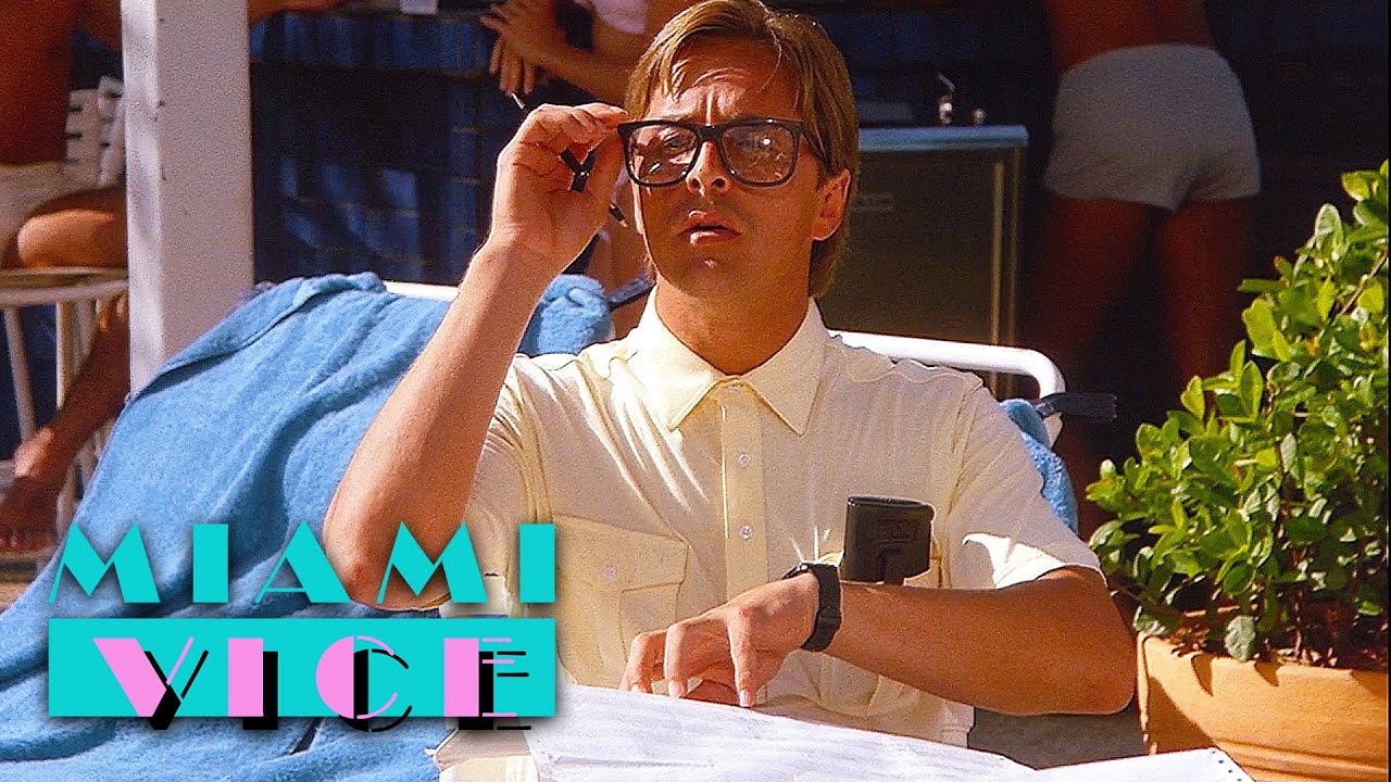 Crockett Dresses Like a Nerd | Miami Vice