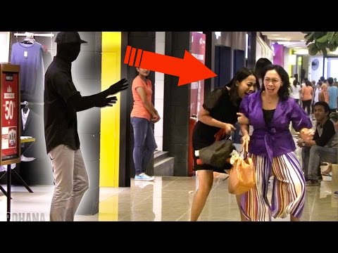 jadi-patung-hidup!-epic-mannequin-prank-indonesia!-ngagetin-orang-pura2-jadi-patung!