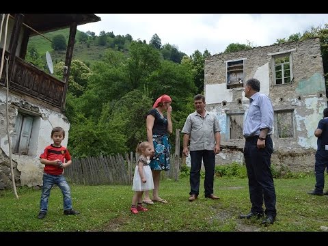 სოზარ სუბარის შეხვედრა სვანეთში მცხოვრებ დევნილებთან