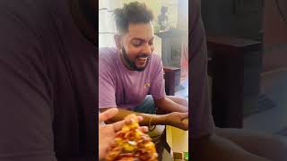 ගේ මැද සාලේ ඉදන් pizza කමුද? පෙරේත යාලුවෝ සැට් එක?pizza