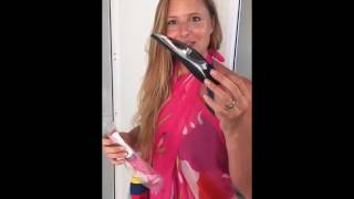 Tuto Démonstration Dune Fille Qui Fait Pipi Dans Les Toilettes De La Plage