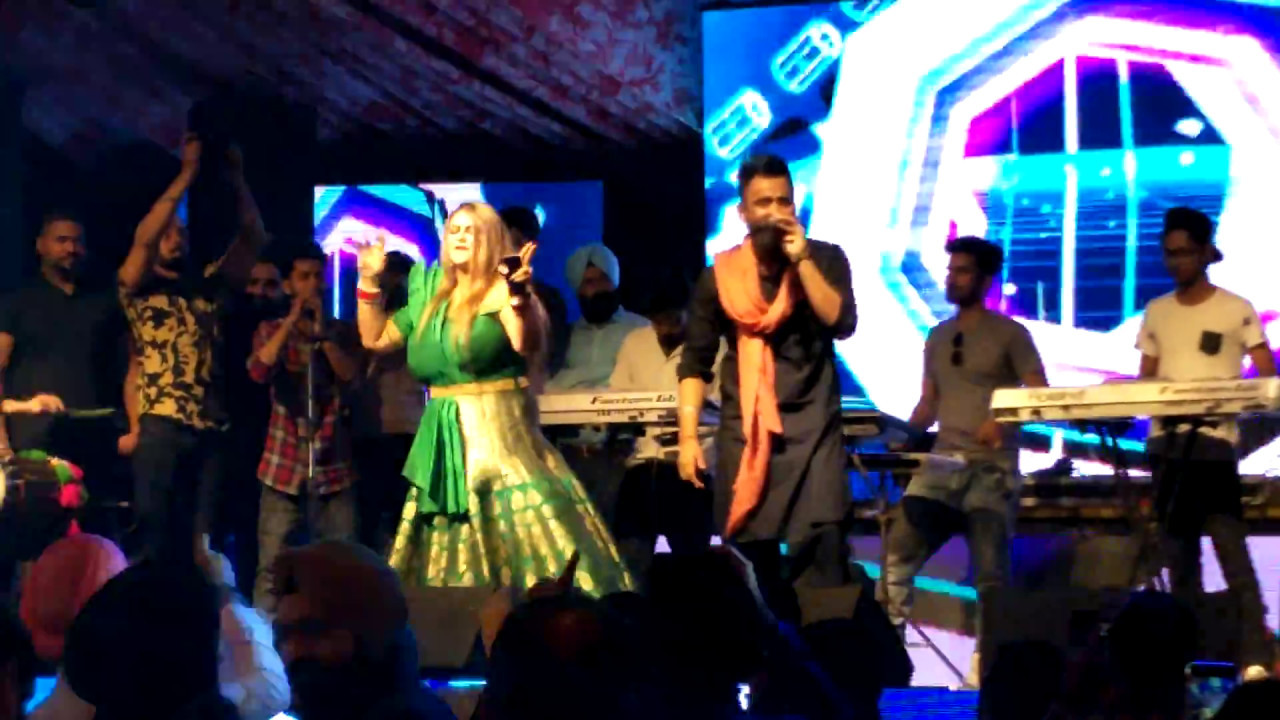 Bamb Jatt - Amrit Maan - Live Singing - Latest Punjabi Song 2017