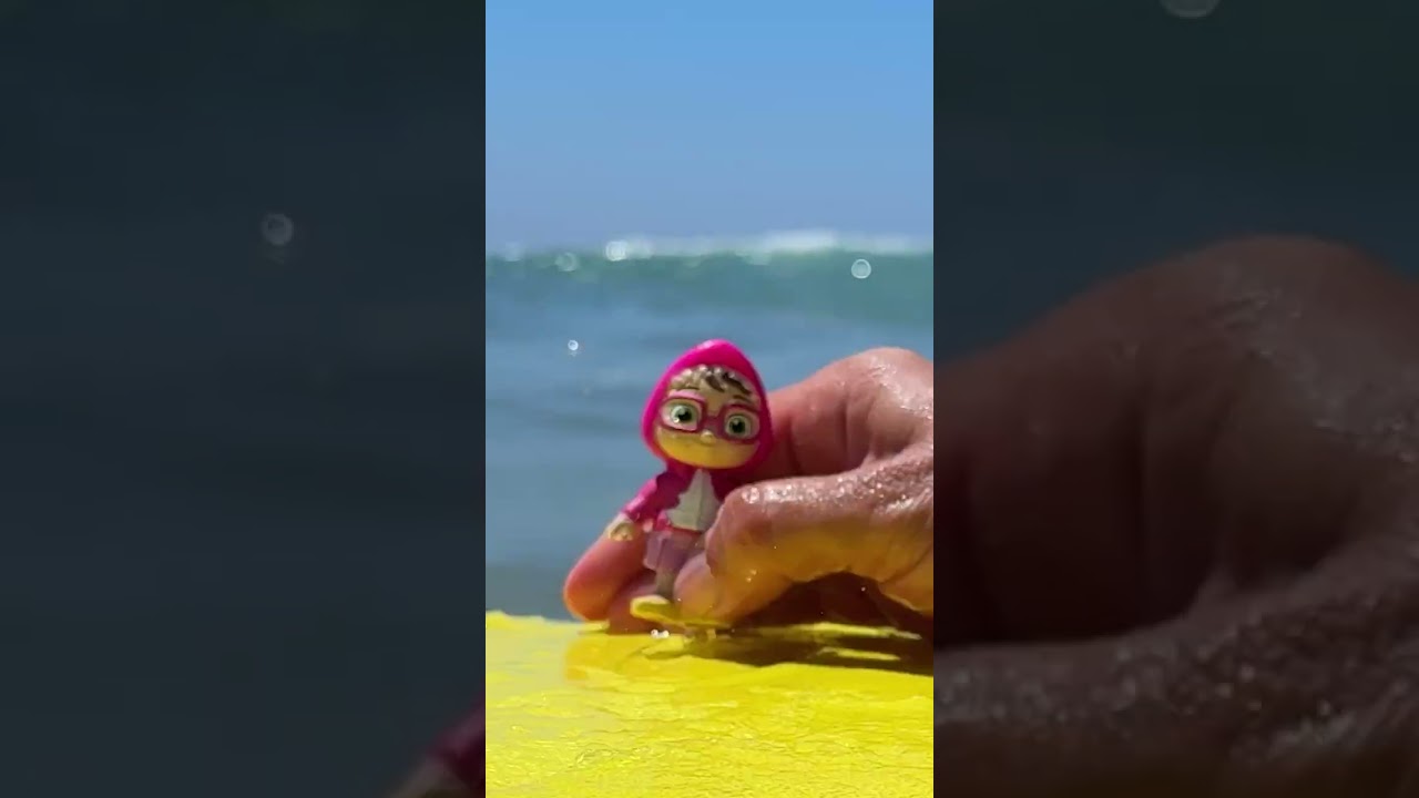 Baby Shark's First Surfing Adventure! 🌊 CoComelon Toy Pretend Play 