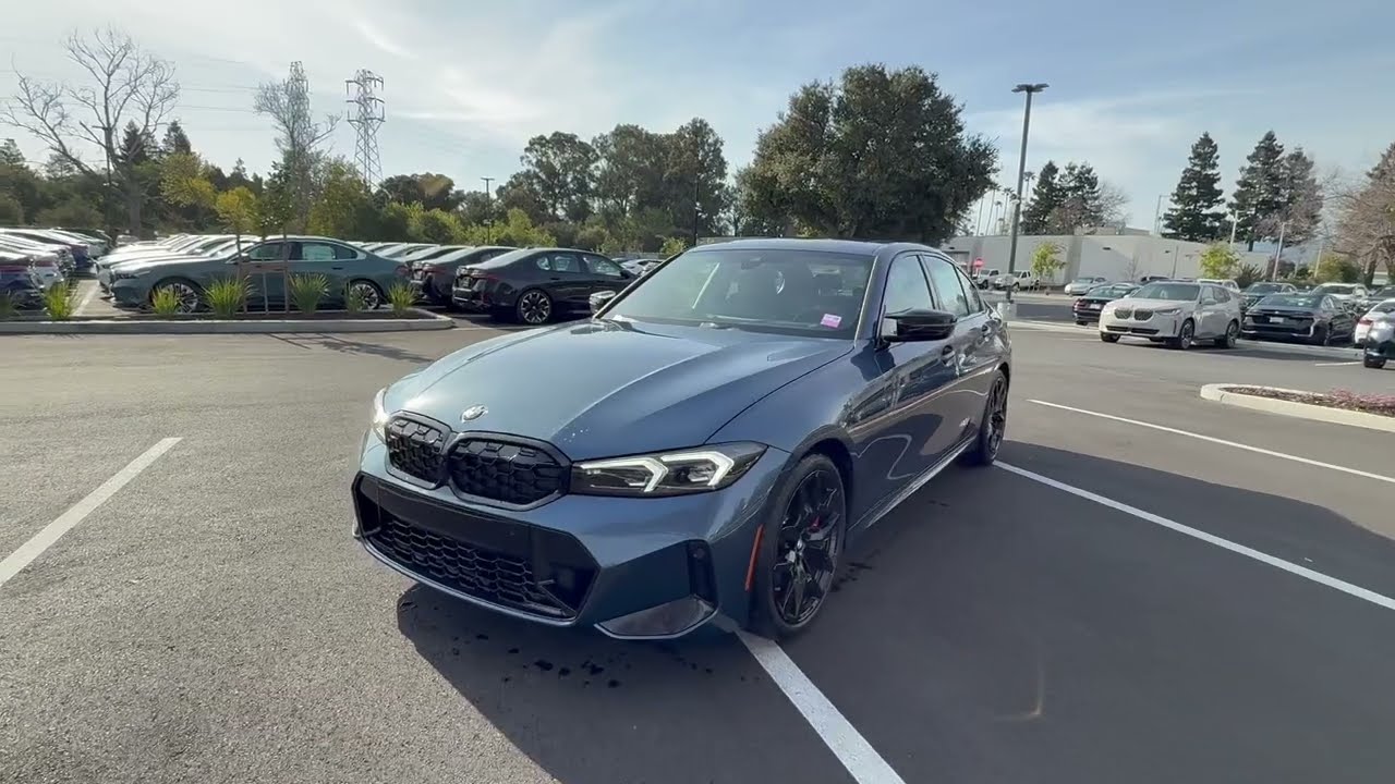 Introducing the 2025 M340i in Arctic Race Blue