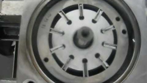 bơm cánh gạt hoạt động như nào?