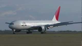 Boeing 777 Japan Airlines in Prague, 11.8.2012