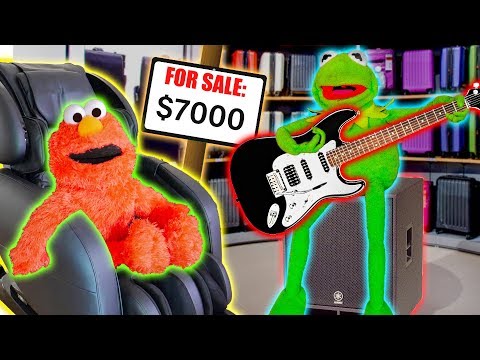 kermit-the-frog-and-elmo-buy-black-friday-presents!-(massage-chair-&-concert-speakers)