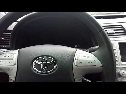 Видео: Как да отключите Toyota Camry от 2011 г.?