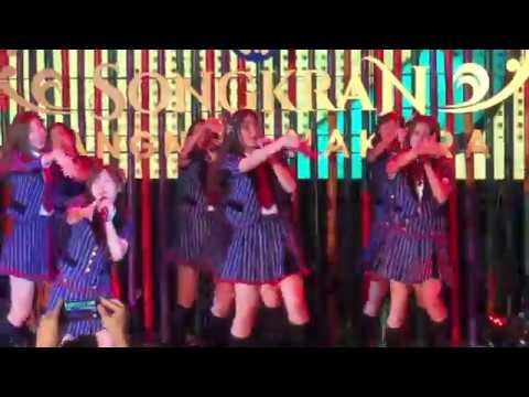 【Fancam】BNK48 ～Koisuru Fortune Cookie～「恋するフォーチュンクッキー」@King Power Songkran Rangnam Nakara「2018.4.13」