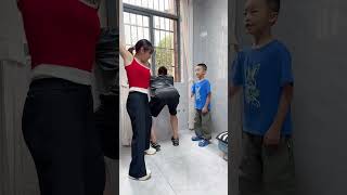 Thumbnail for 这娘俩太坏了!合起伙来欺负爸爸 #funny #萌娃 #搞笑#cutebaby