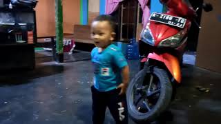 Bocil Salah Tingkah. Sadar Camera