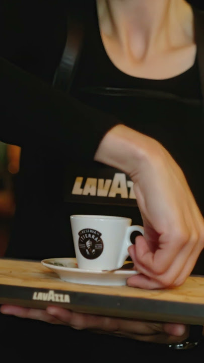 Lavazza Coffee Epic Handheld Broll Tasty Style - Cafe Kranich Munich