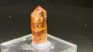 Minerals #622: Topaz, Imperial, Rodrigo Silva, Ouro Preto, Minas Gerais, Brazil. プラニー商会. 2024. Minerals #622: Topaz, Imperial, Rodrigo Silva, Ouro Preto, Minas Gerais, Brazil. プラニー商会. 2024.