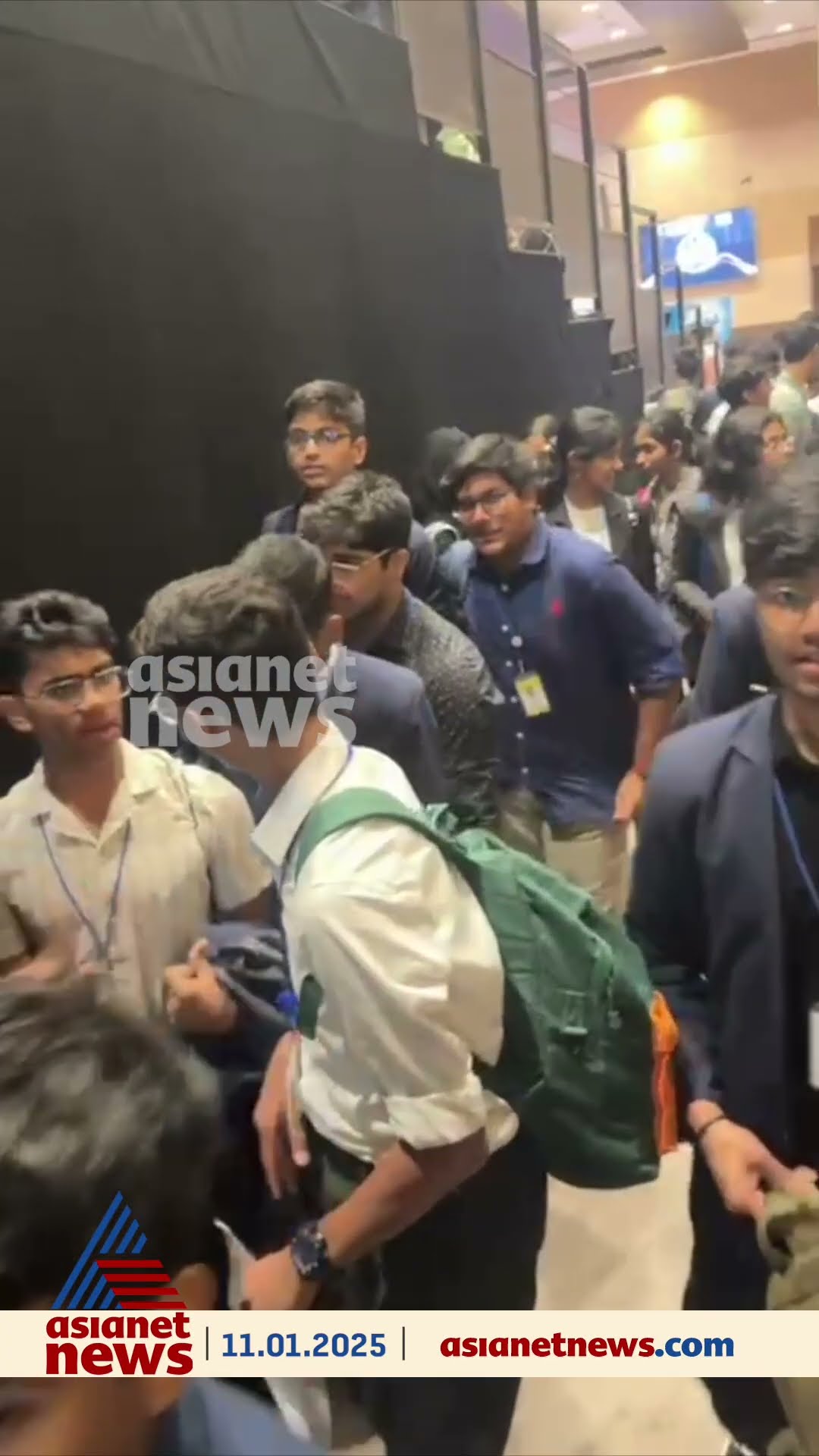 പരീക്ഷ എഴുതിയിട്ട് വരാം... പ്രൗഡ് ടു ബി ആൻ ഇന്ത്യൻ രണ്ടാം പരീക്ഷയ്ക്കായി ആവേശത്തോടെ വിദ്യാർഥികൾ