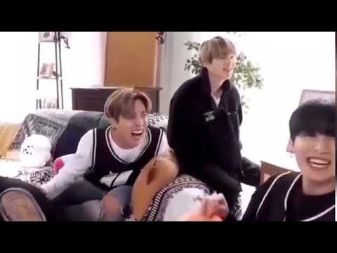 BTS ❤ Jungkook  Yaşlı  Amcayı   Taklit ediyor