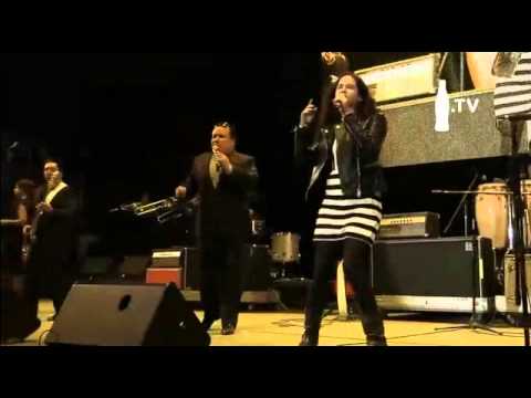 Los Ángeles Azules y Ximena Sariñana - Mis Sentimientos @ Vive Latino 2013