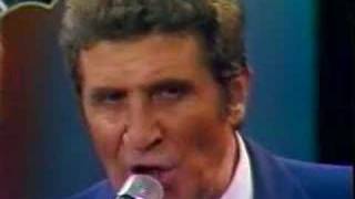 Gilbert Bécaud : Et maintenant (« Champs-Elysée » 1987) Resimi