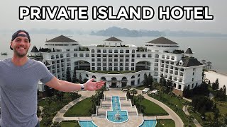 24 HOURS IN THE MOST LUXURIOUS HOTEL IN VIETNAM (Vinpearl, Halong)