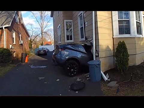 Tesla Crashes into House, Drunk Man Blames Autopilot and is Arrested in New Milford, NJ