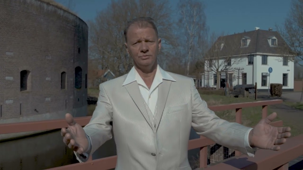 Gerrit Vos - Duizend Rode rozen (Videoclip)