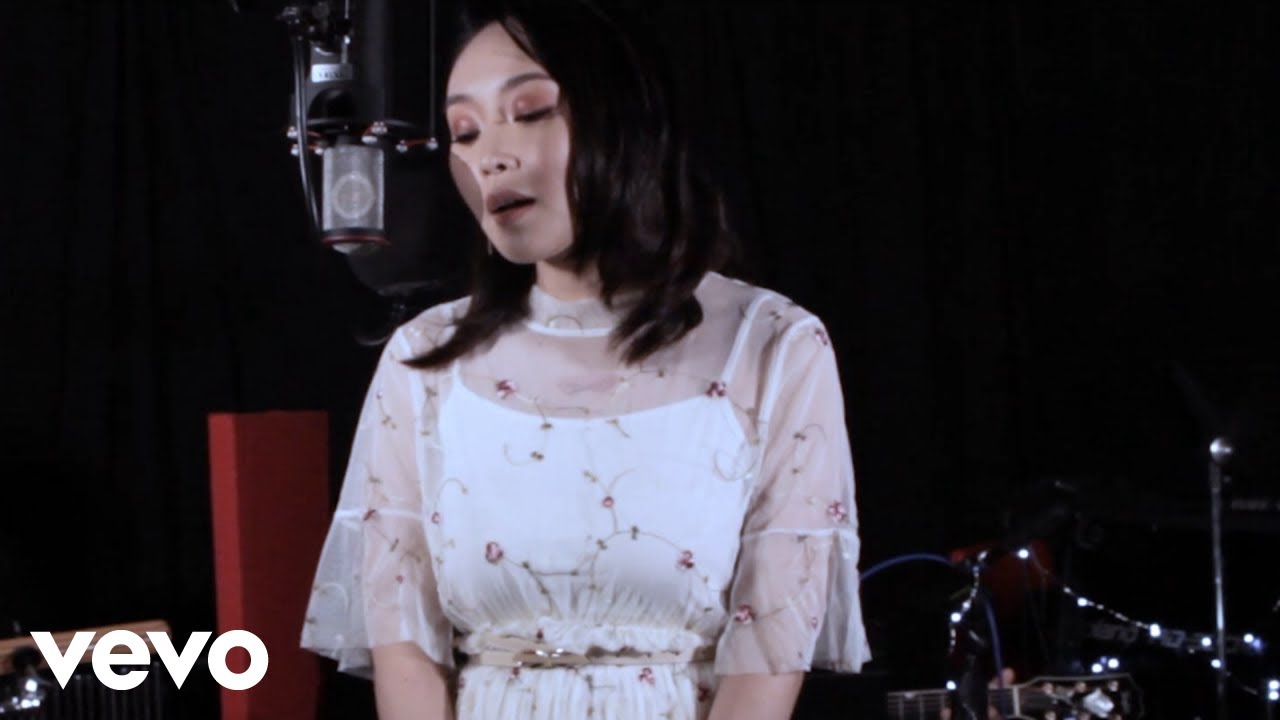 Watch Chlara - When I Dream (MV) on YouTube Watch Chlara - When I Dream (MV) on YouTube