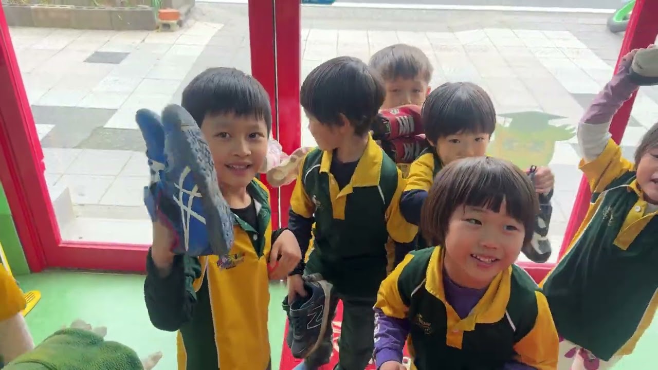 #reading with#actions#English#childcare #preschool#育児#Kawasaki#英語の幼稚園#英語育児#川崎#蒲田#横浜#川崎子供英語教室