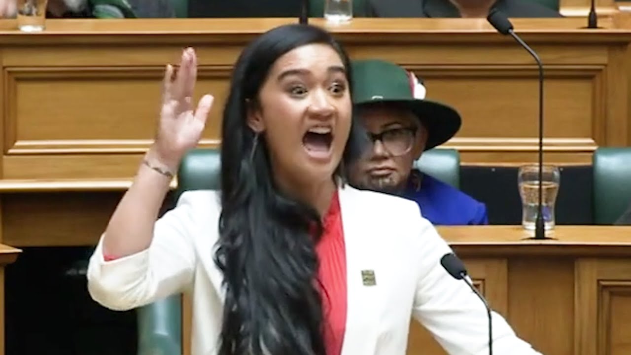 21 Year Old Maori Woman Who Became New Zealands Youngest MP Performed The Haka In Her First Speech