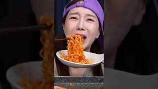 Ssoyoung mukbang #asmr #mukbang #youtubeshorts #spicy #bigbites