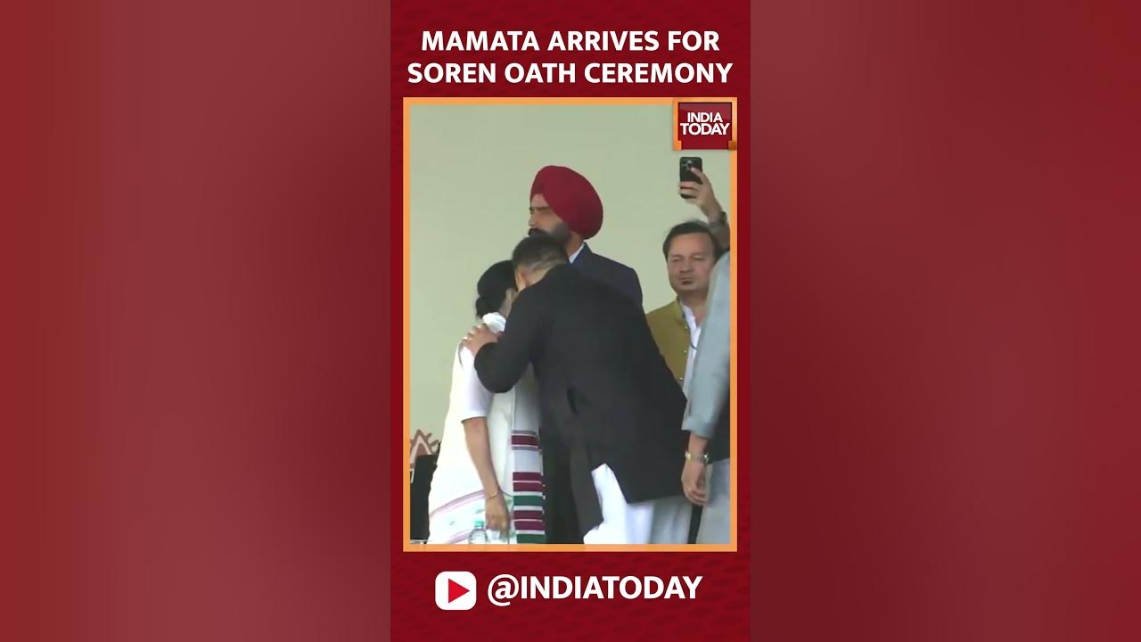 West bengal cm mamata banerjee spotted at hemant soren s oath taking