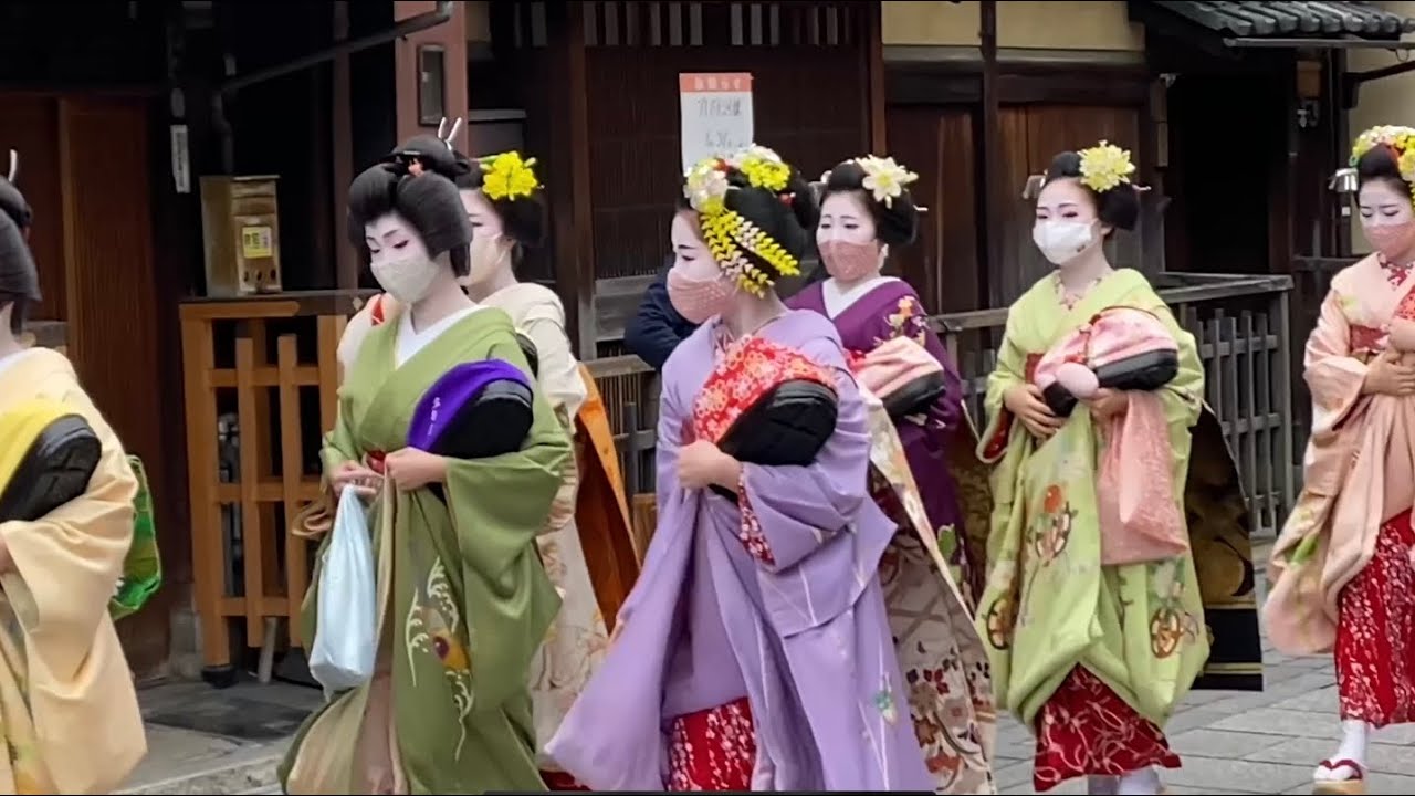 京都祇園 大石忌で一力亭に入る芸舞妓（Maiko and Geiko）2021 - YouTube