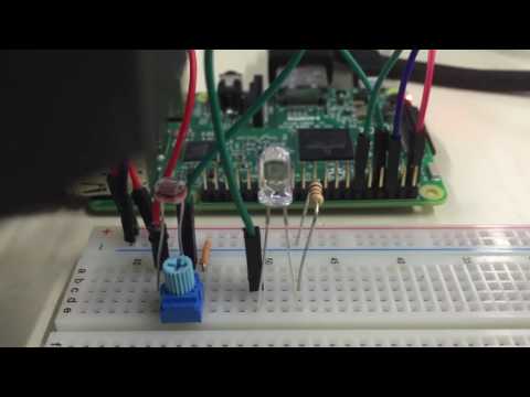 CDSセルで暗くなるとLED点灯