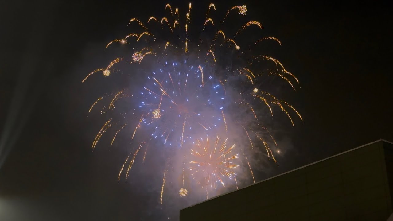Malaysia 🇲🇾 New Year 2026! Fireworks at The Curve Damansara!