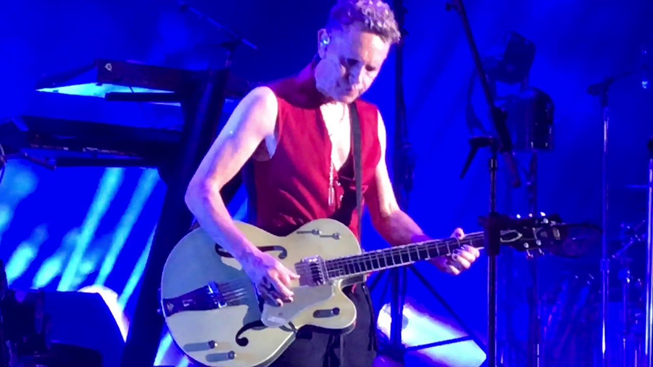 Depeche Mode performing Useless at the Hollywood Bowl, Night 4, 10/18/17