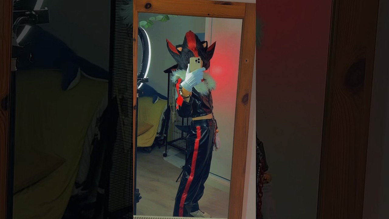 Shadow like Sabrina Carpenter ?! 😂 #shadowthehedgehog #cosplay