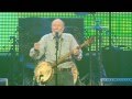 Capture de la vidéo Pete Seeger  - If I Had A Hammer (The Hammer Song) (Live At Farm Aid 2013)