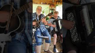 Video thumbnail of ""Hasse Thor med Ruben" - "Så länge solen ger oss ljus""