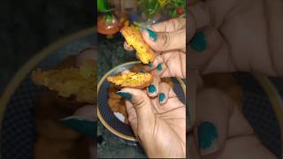 Perfect Crispy Mathri 😋#recipe #shorts #crispymathri #shortsfeed #snacks #dollyfoodrecipe