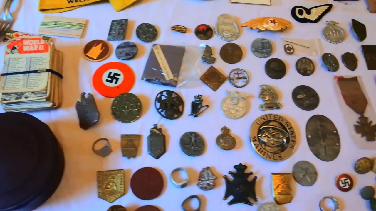 Большая коллекция предметов времен Второй мировой войны, в основном немецких, купленных в магазине